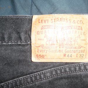 LEVI'S 550 RELAXED FIT JEANS. BLACK. 44X32. MENS.